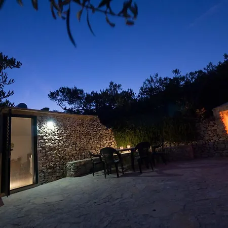 Olive Tree House - Charme Holidays * Sutivan